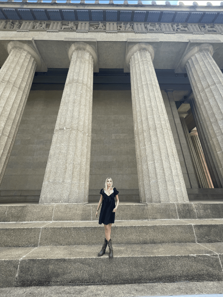Lexi Silverstein at a courthouse