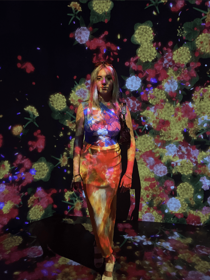 Lexi Silverstein at an art exhibit